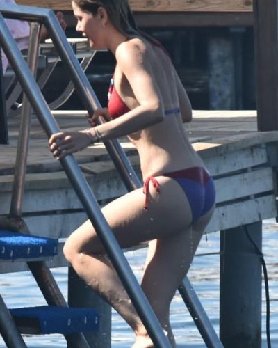 Burcu Biricik seksi ifşa fotoğrafı 107