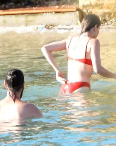 Burcu Biricik seksi ifşa fotoğrafı 15