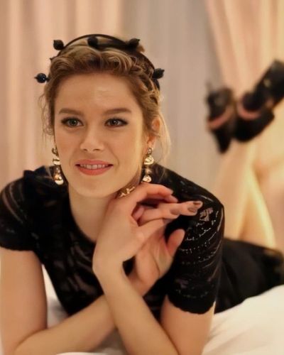 Burcu Biricik seksi ifşa fotoğrafı 16