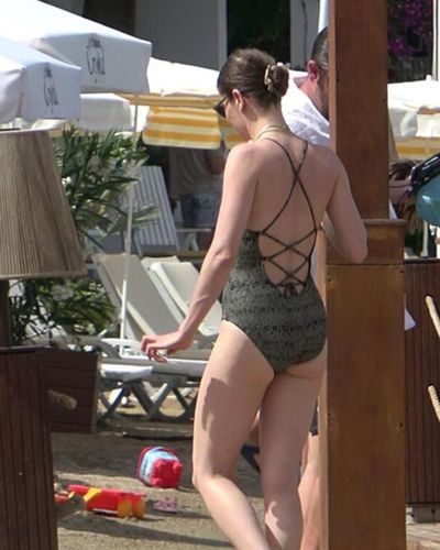 Burcu Biricik seksi ifşa fotoğrafı 34