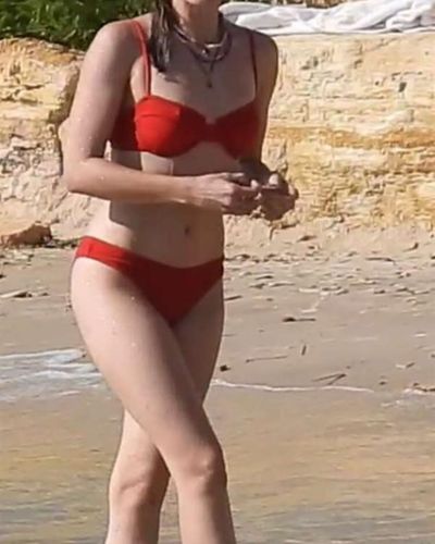 Burcu Biricik seksi ifşa fotoğrafı 55
