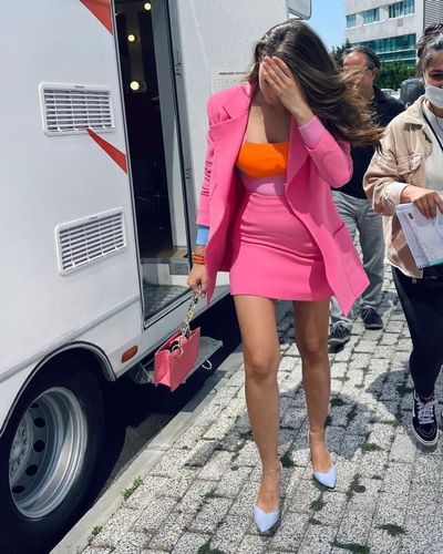 Burcu Özberk seksi ifşa fotoğrafı 1031