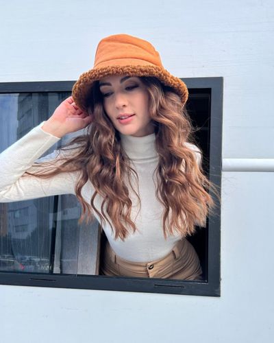Burcu Özberk seksi ifşa fotoğrafı 1033
