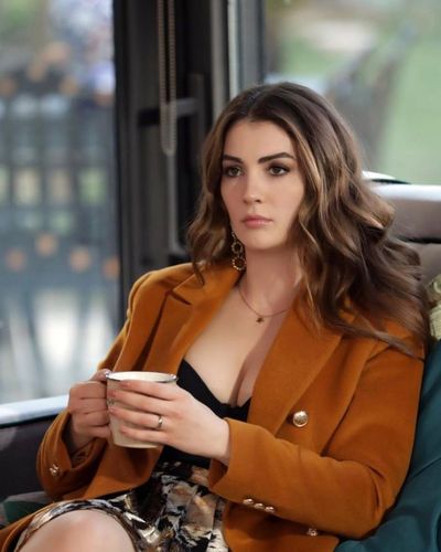 Burcu Özberk seksi ifşa fotoğrafı 1040