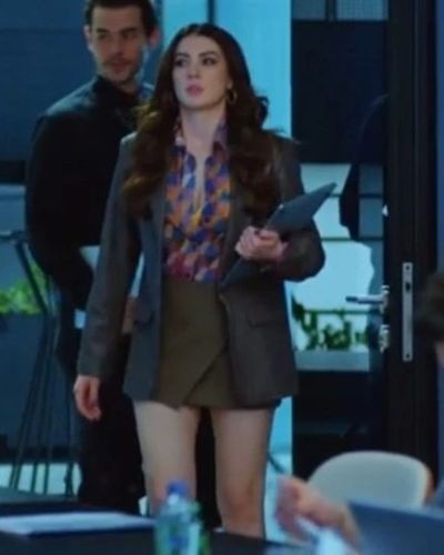 Burcu Özberk seksi ifşa fotoğrafı 1044