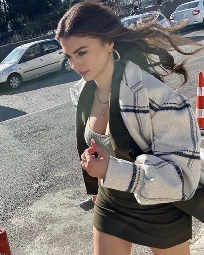 Burcu Özberk seksi ifşa fotoğrafı 1052