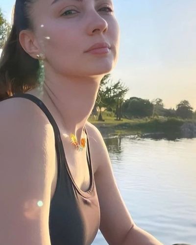 Burcu Özberk seksi ifşa fotoğrafı 1059
