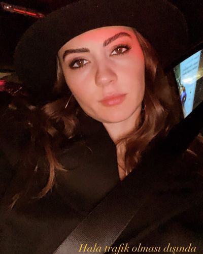 Burcu Özberk seksi ifşa fotoğrafı 1060
