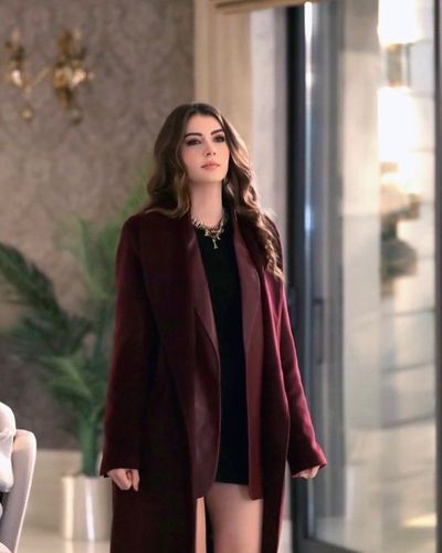 Burcu Özberk seksi ifşa fotoğrafı 1071