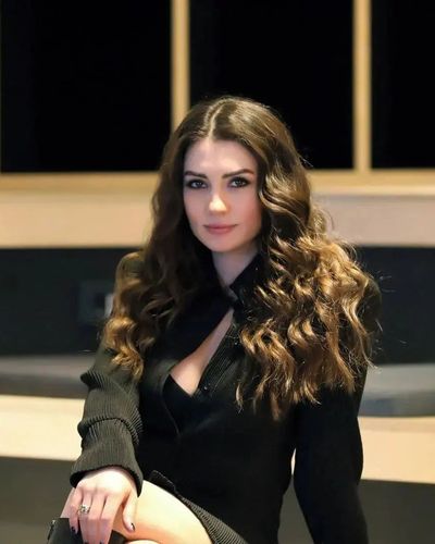 Burcu Özberk seksi ifşa fotoğrafı 1073