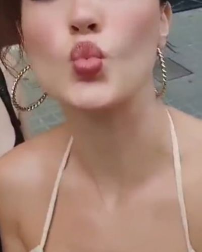 Burcu Özberk seksi ifşa fotoğrafı 1075