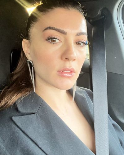 Burcu Özberk seksi ifşa fotoğrafı 1084