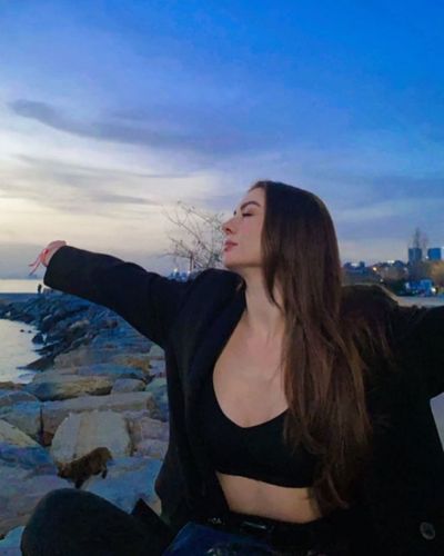 Burcu Özberk seksi ifşa fotoğrafı 1092