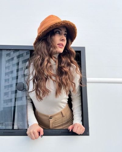 Burcu Özberk seksi ifşa fotoğrafı 1100