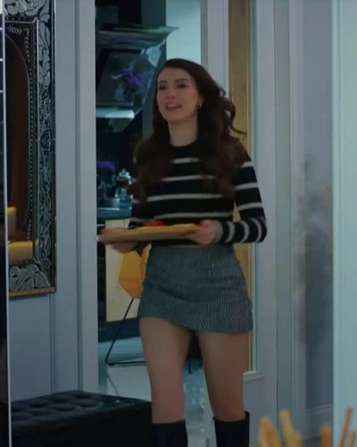 Burcu Özberk seksi ifşa fotoğrafı 1122
