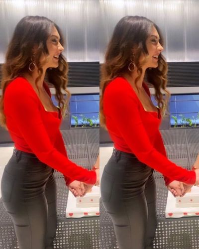 Burcu Özberk seksi ifşa fotoğrafı 1127