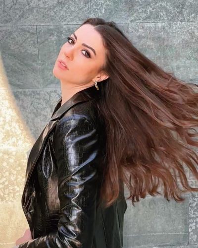 Burcu Özberk seksi ifşa fotoğrafı 1130