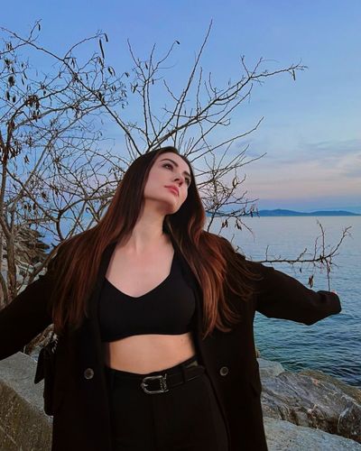 Burcu Özberk seksi ifşa fotoğrafı 1134