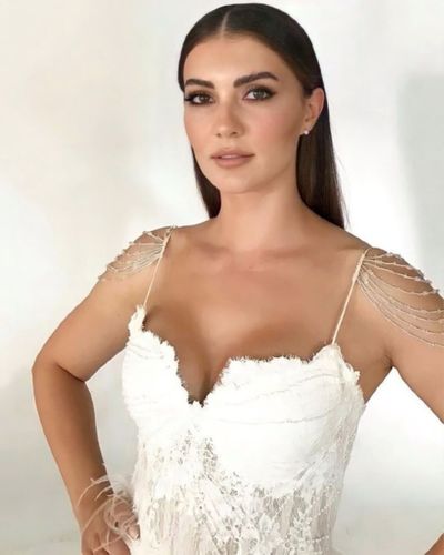 Burcu Özberk seksi ifşa fotoğrafı 1135