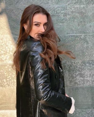 Burcu Özberk seksi ifşa fotoğrafı 1142