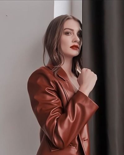 Burcu Özberk seksi ifşa fotoğrafı 1145