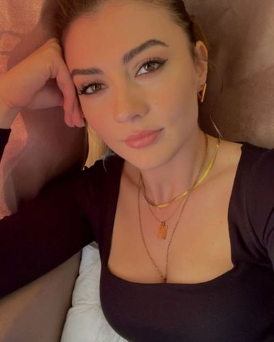 Burcu Özberk seksi ifşa fotoğrafı 1151