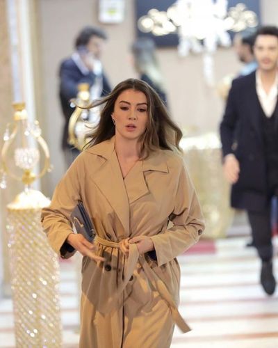 Burcu Özberk seksi ifşa fotoğrafı 1159