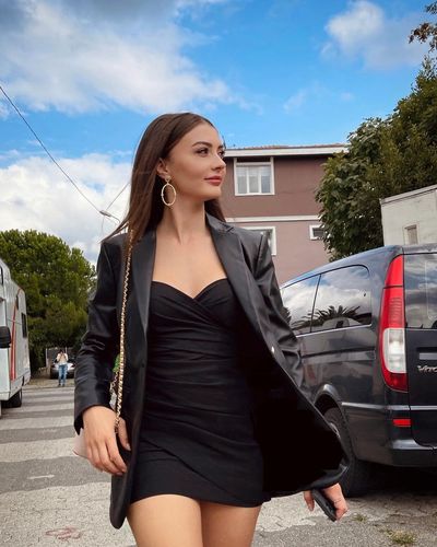 Burcu Özberk seksi ifşa fotoğrafı 1166