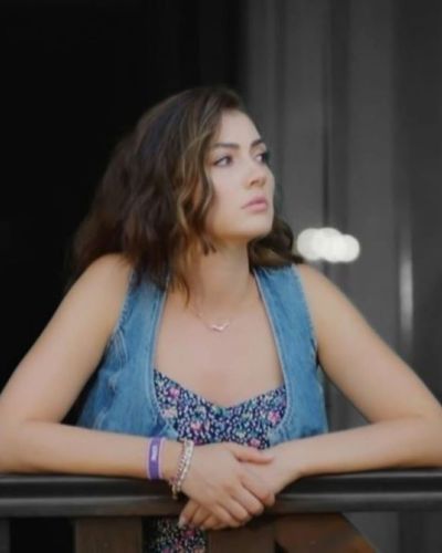 Burcu Özberk seksi ifşa fotoğrafı 1167