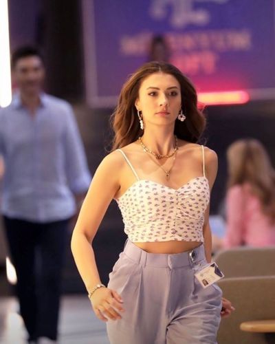 Burcu Özberk seksi ifşa fotoğrafı 1182