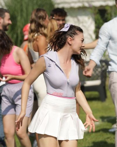 Burcu Özberk seksi ifşa fotoğrafı 1203