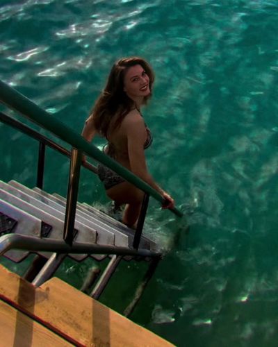 Burcu Özberk seksi ifşa fotoğrafı 121