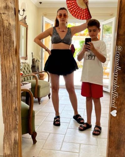 Burcu Özberk seksi ifşa fotoğrafı 1225