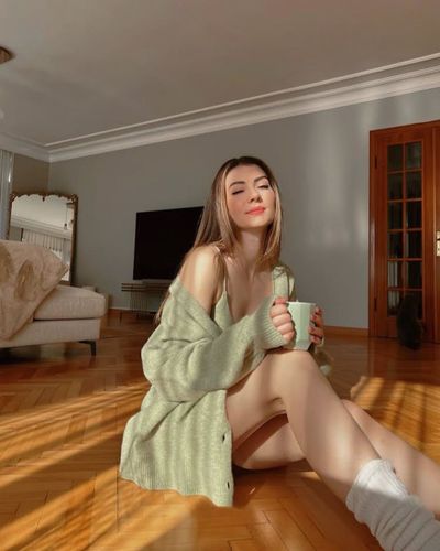 Burcu Özberk seksi ifşa fotoğrafı 1227