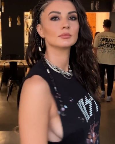 Burcu Özberk seksi ifşa fotoğrafı 1256