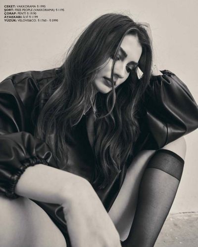 Burcu Özberk seksi ifşa fotoğrafı 1275