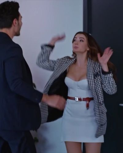 Burcu Özberk seksi ifşa fotoğrafı 1284