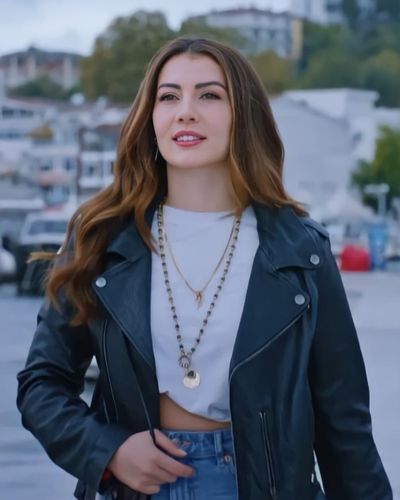 Burcu Özberk seksi ifşa fotoğrafı 1292