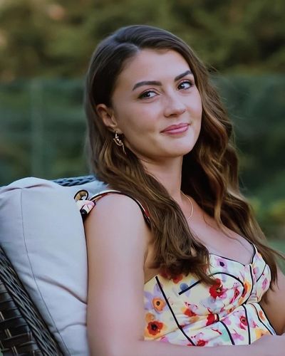 Burcu Özberk seksi ifşa fotoğrafı 1337
