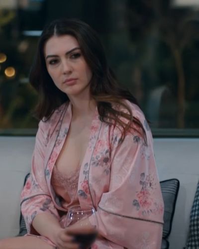 Burcu Özberk seksi ifşa fotoğrafı 134