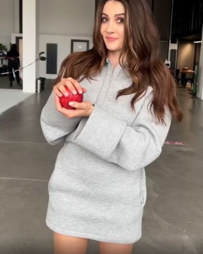 Burcu Özberk seksi ifşa fotoğrafı 1352