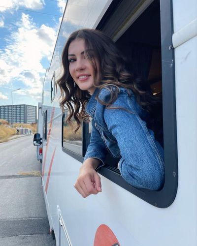 Burcu Özberk seksi ifşa fotoğrafı 1357