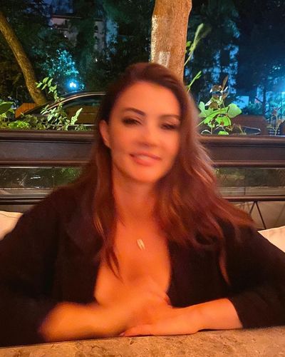 Burcu Özberk seksi ifşa fotoğrafı 1365