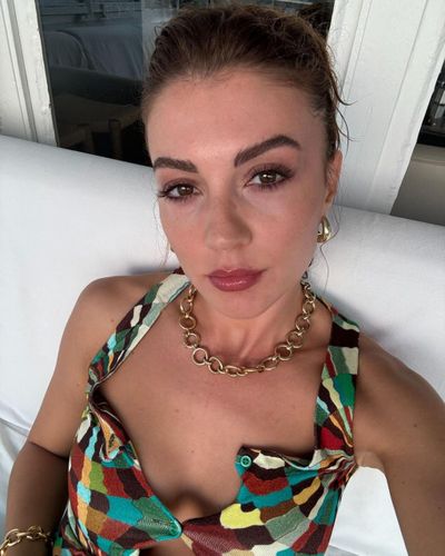 Burcu Özberk seksi ifşa fotoğrafı 136