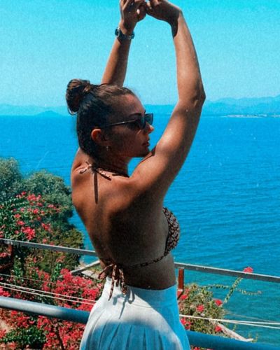 Burcu Özberk seksi ifşa fotoğrafı 1372