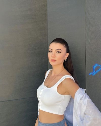Burcu Özberk seksi ifşa fotoğrafı 1380