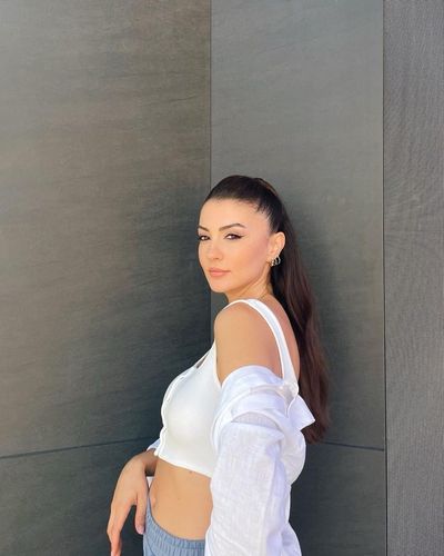 Burcu Özberk seksi ifşa fotoğrafı 1381
