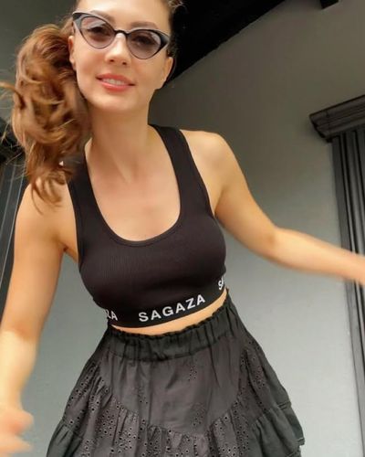 Burcu Özberk seksi ifşa fotoğrafı 1456