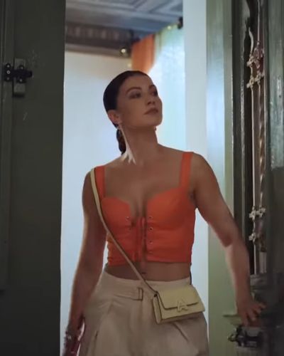Burcu Özberk seksi ifşa fotoğrafı 14