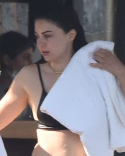 Burcu Özberk seksi ifşa fotoğrafı 1513